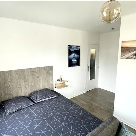 : Joli Studio Refait A Neuf, Vue Mer Apartment